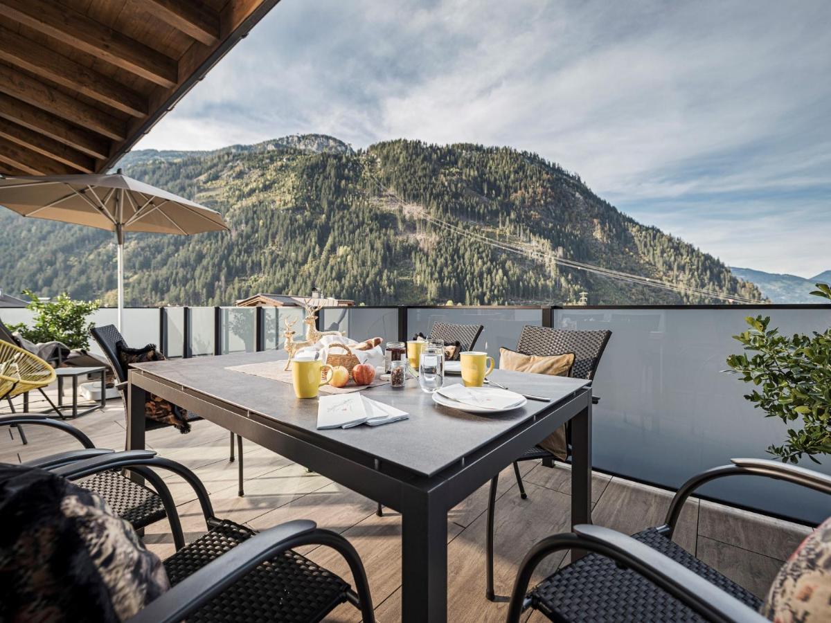 Platzhirsch Apart & Mayrhofen Apartamento Exterior foto